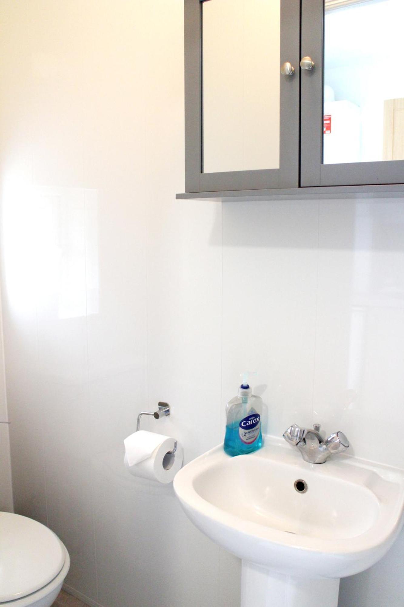 Large Studio Garden Flat On Golders Green Road Londres Exterior foto